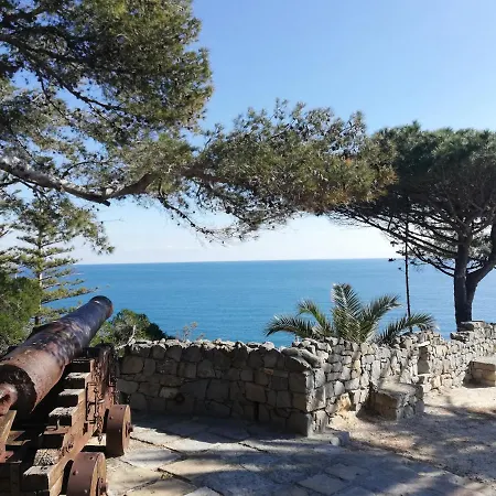Affascinante Fronte Mare Apartment Bordighera