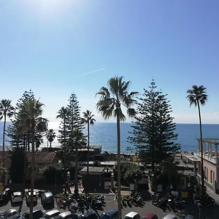 Affascinante Fronte Mare Apartment